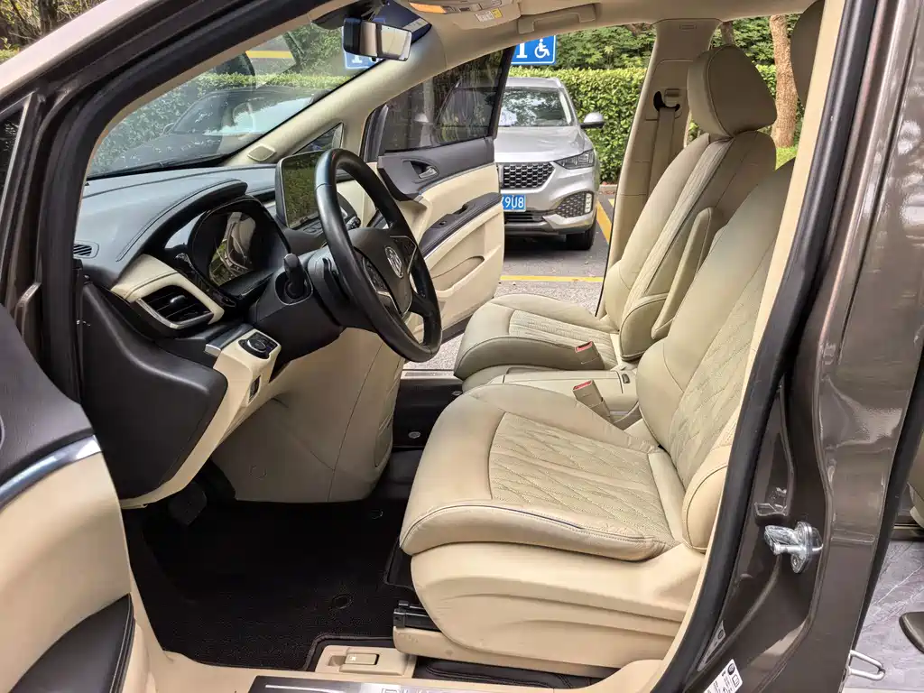 Buick GL8 — миниатюра 5