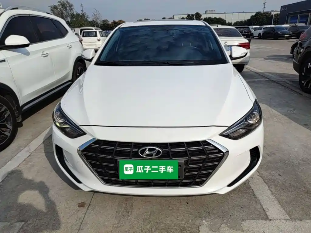 Hyundai Elantra — миниатюра 3