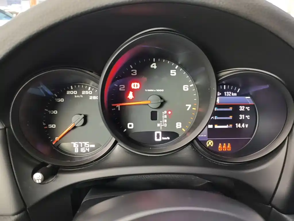 Porsche Macan — миниатюра 12