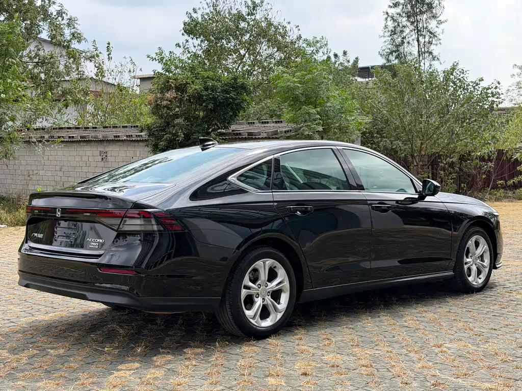 Honda Accord — миниатюра 4