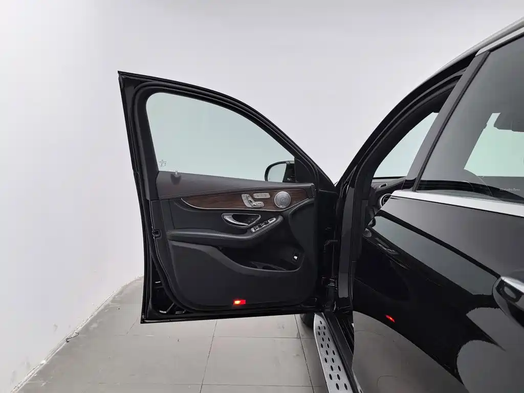 Mercedes-Benz GLC — миниатюра 8