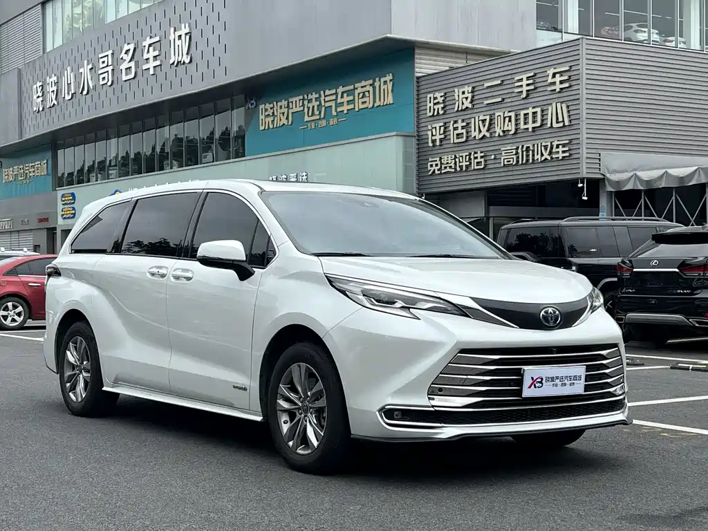 Toyota Sienna — миниатюра 3