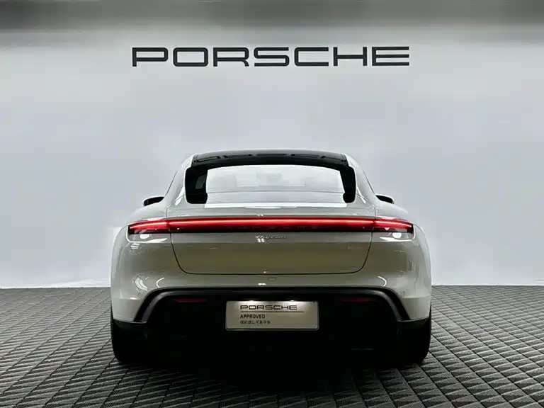 Porsche Taycan — миниатюра 4