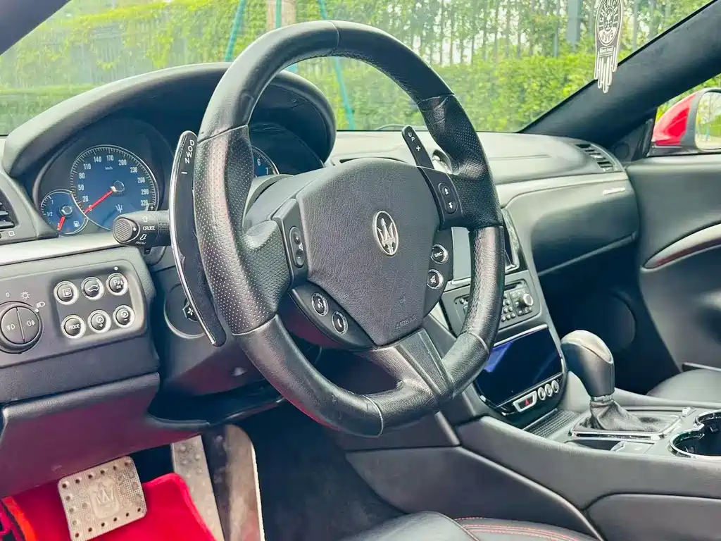 Maserati GranTurismo — миниатюра 5