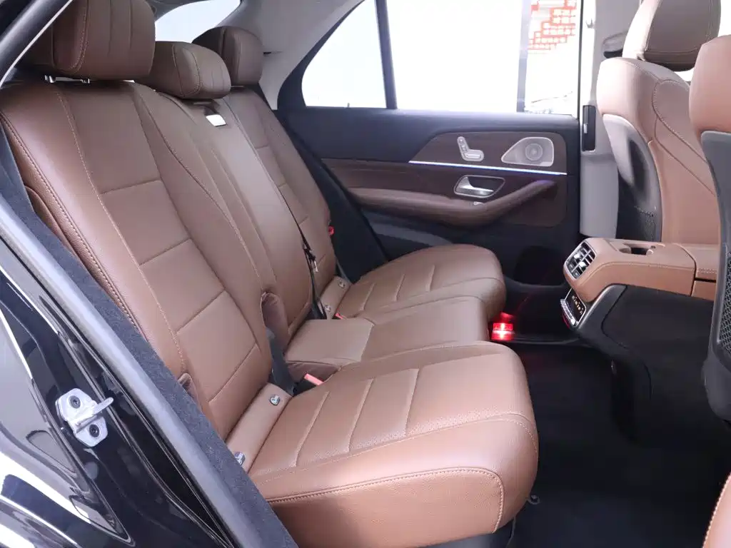 Mercedes-Benz GLE (Import) — миниатюра 22