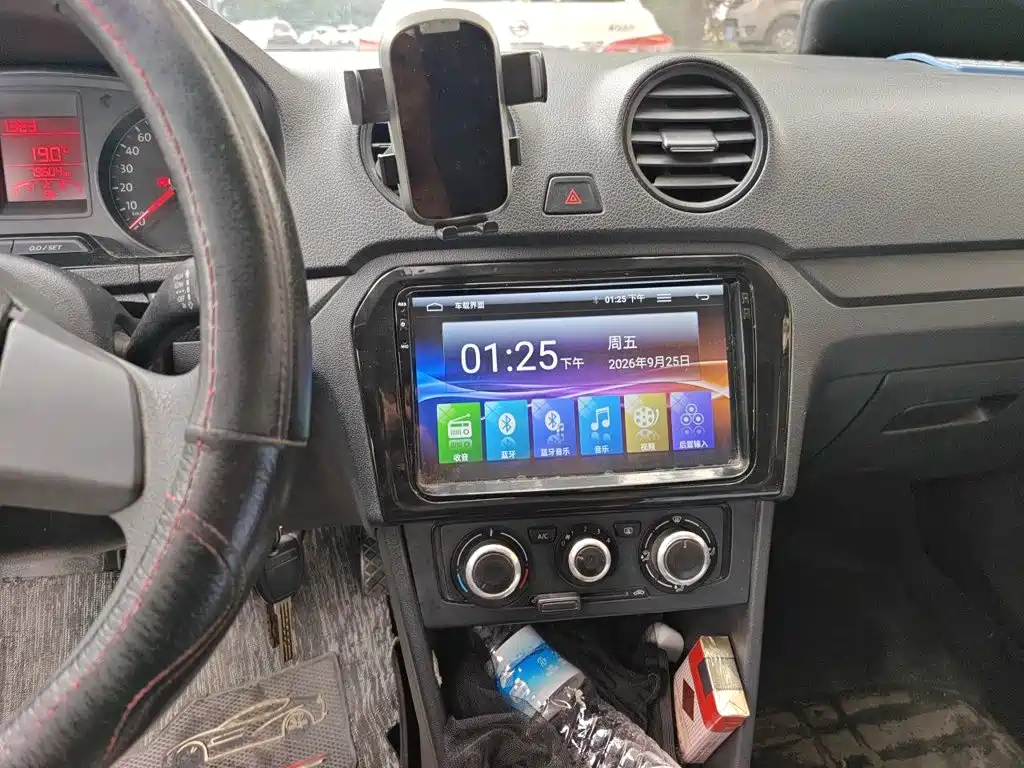Volkswagen Jetta — миниатюра 14