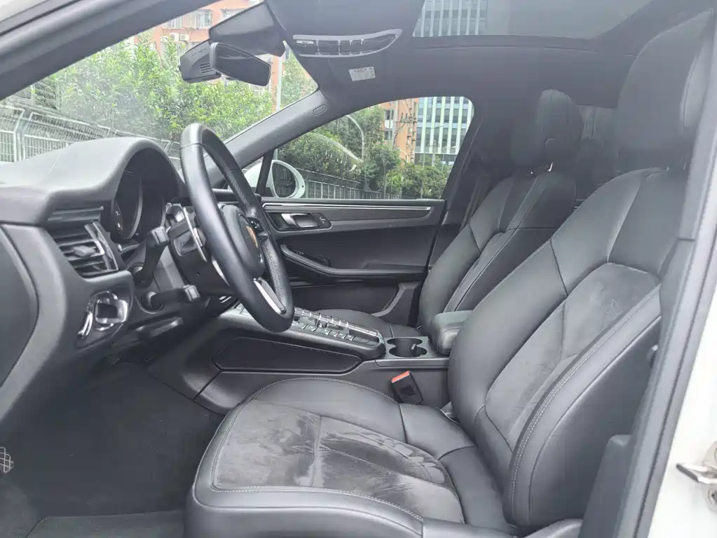 Porsche Macan — миниатюра 11