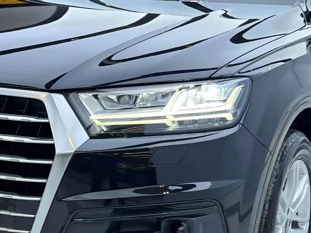 Audi Q7 — миниатюра 4