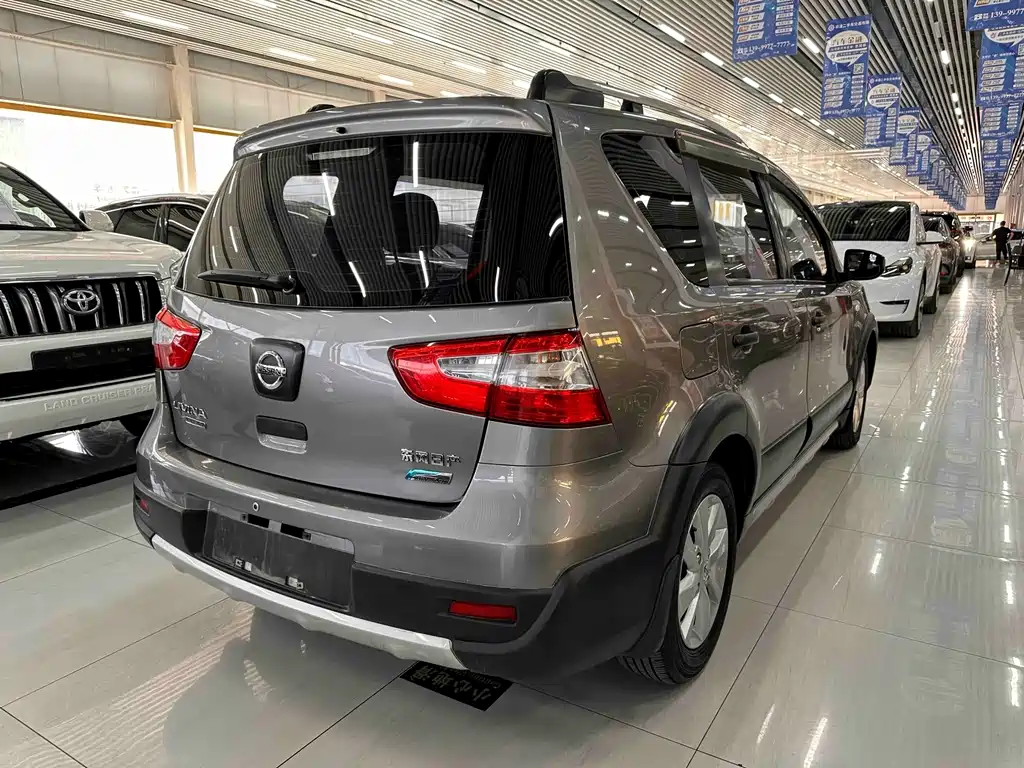 Nissan Livina — миниатюра 6