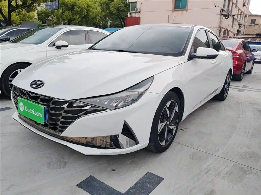 Hyundai Elantra 2022