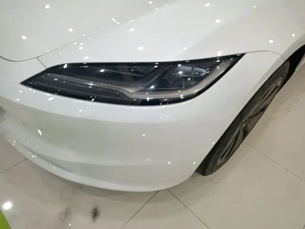 Tesla Model 3 — миниатюра 24