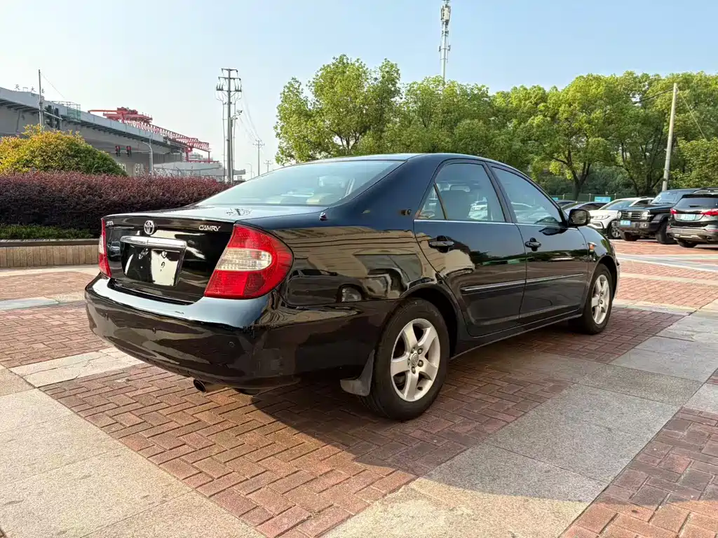 Toyota Camry — миниатюра 12