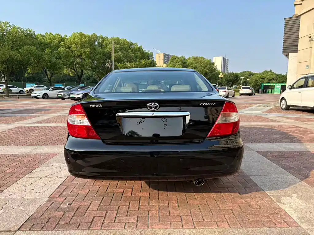 Toyota Camry — миниатюра 13
