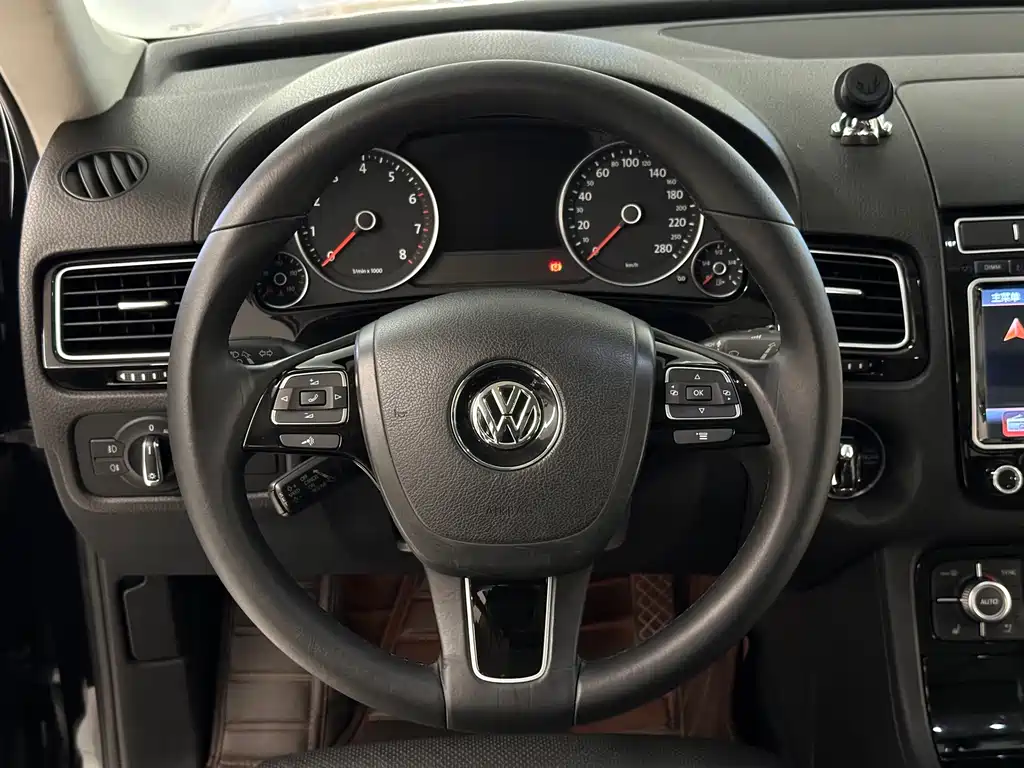 Volkswagen Touareg — миниатюра 16
