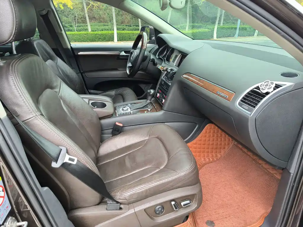 Audi Q7 — миниатюра 11