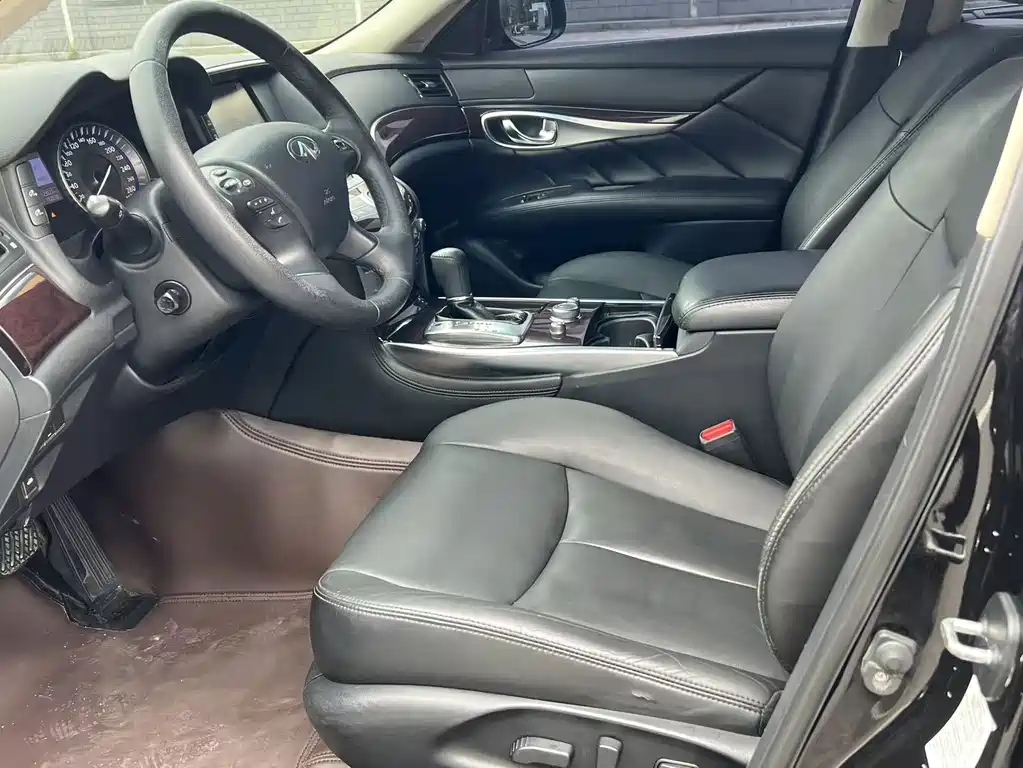 Infiniti Q70 — миниатюра 7