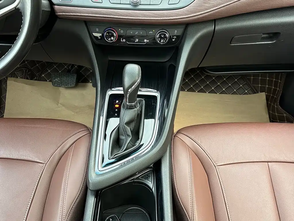 Buick GL6 — миниатюра 10