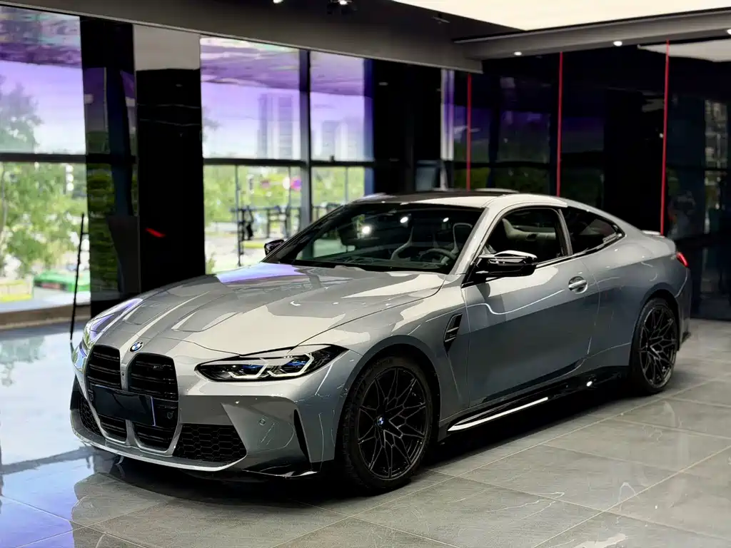 BMW M4 2023 M4