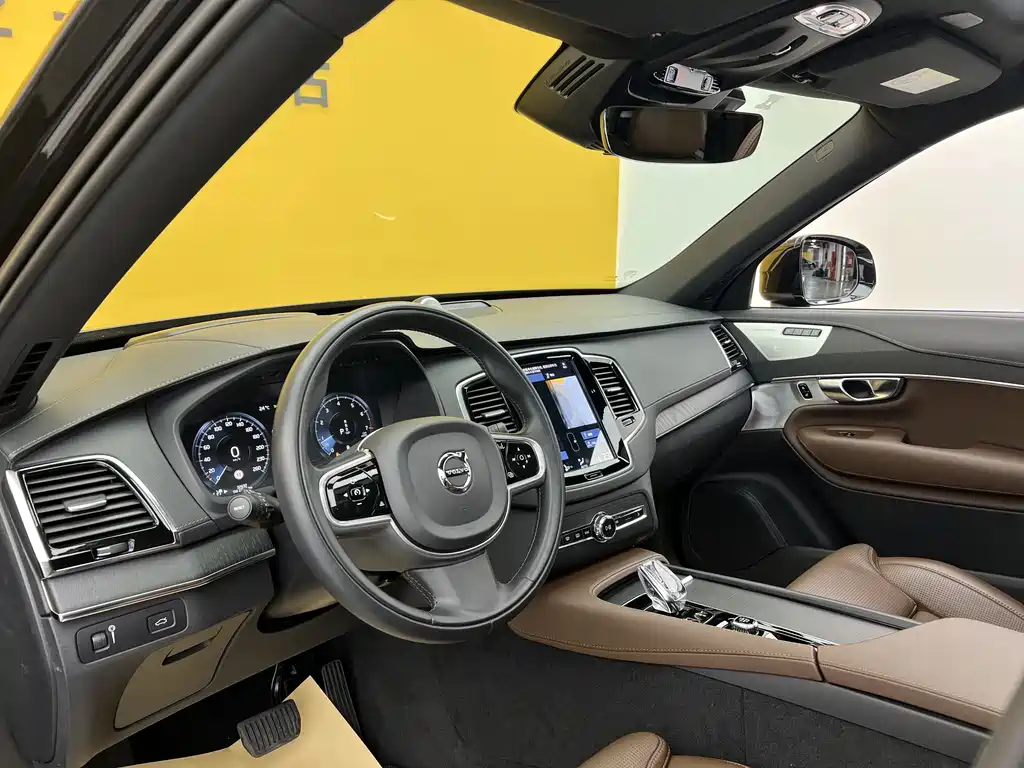 Volvo XC90 2022 B6 Luxury 7 мест