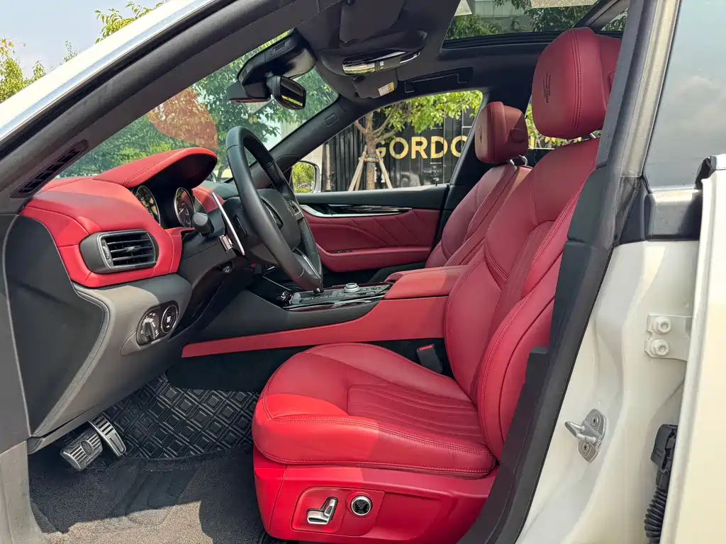 Maserati Levante — миниатюра 4