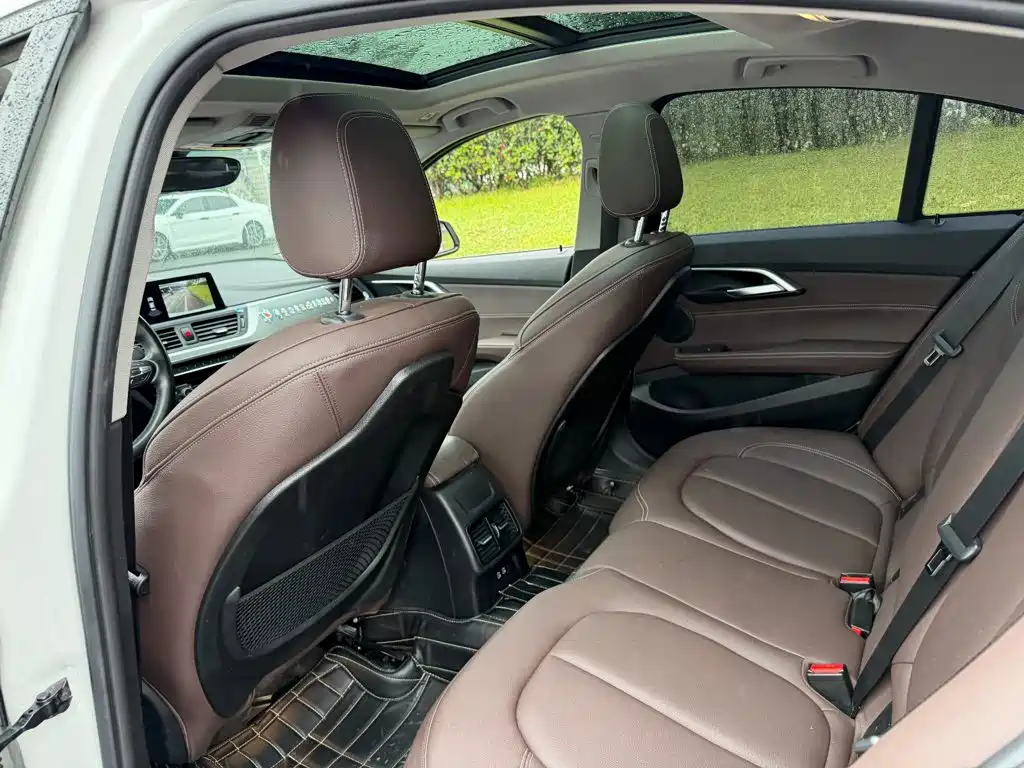 BMW 1 Series — миниатюра 11