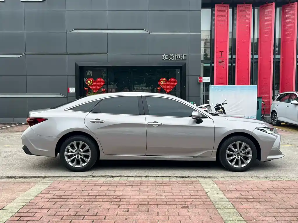 Toyota Avalon — миниатюра 3