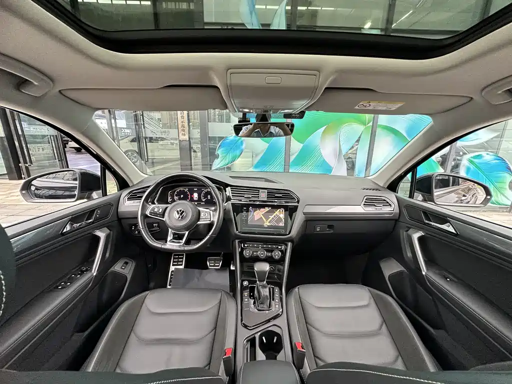 Volkswagen Tiguan L L 2021 330TSI AT R-Line