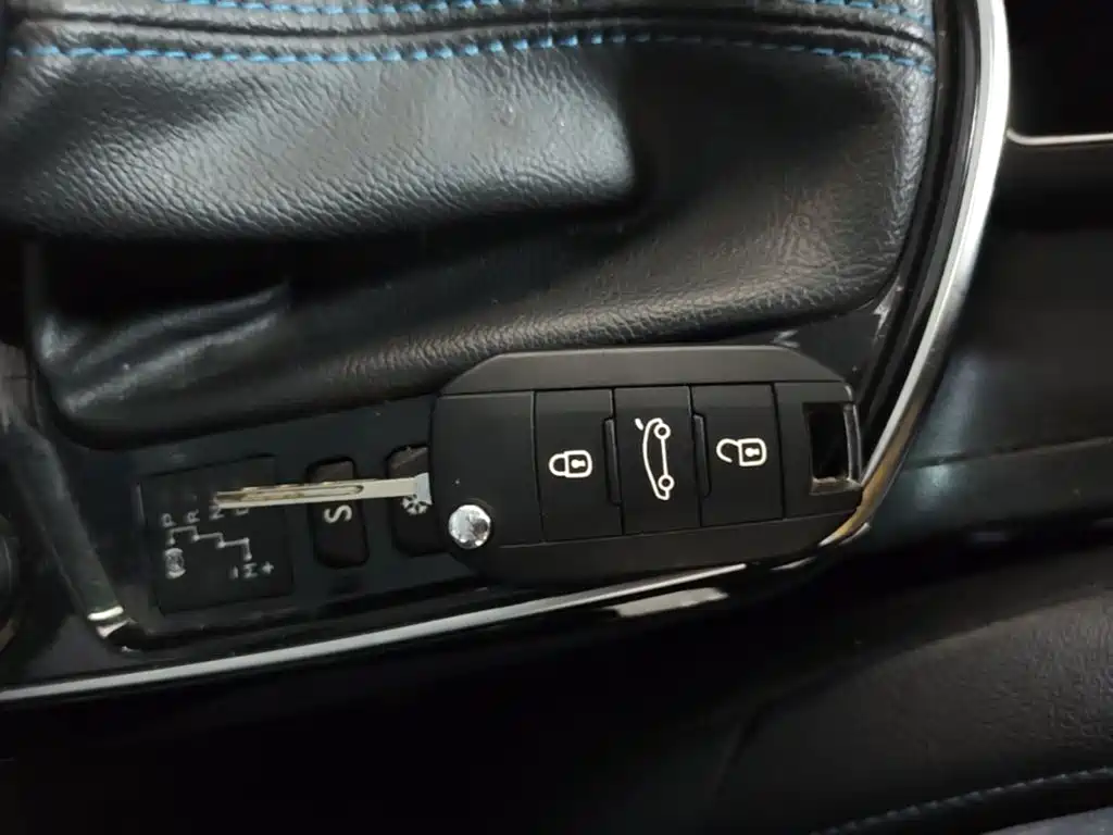 Peugeot 308 — миниатюра 13