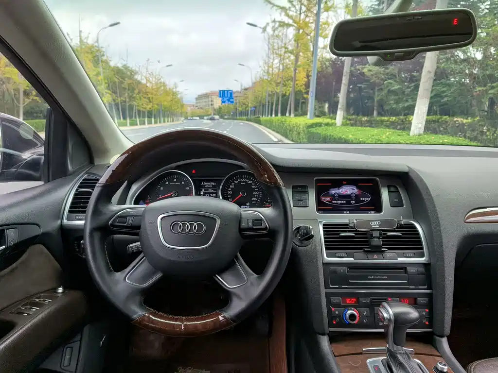 Audi Q7 — миниатюра 14