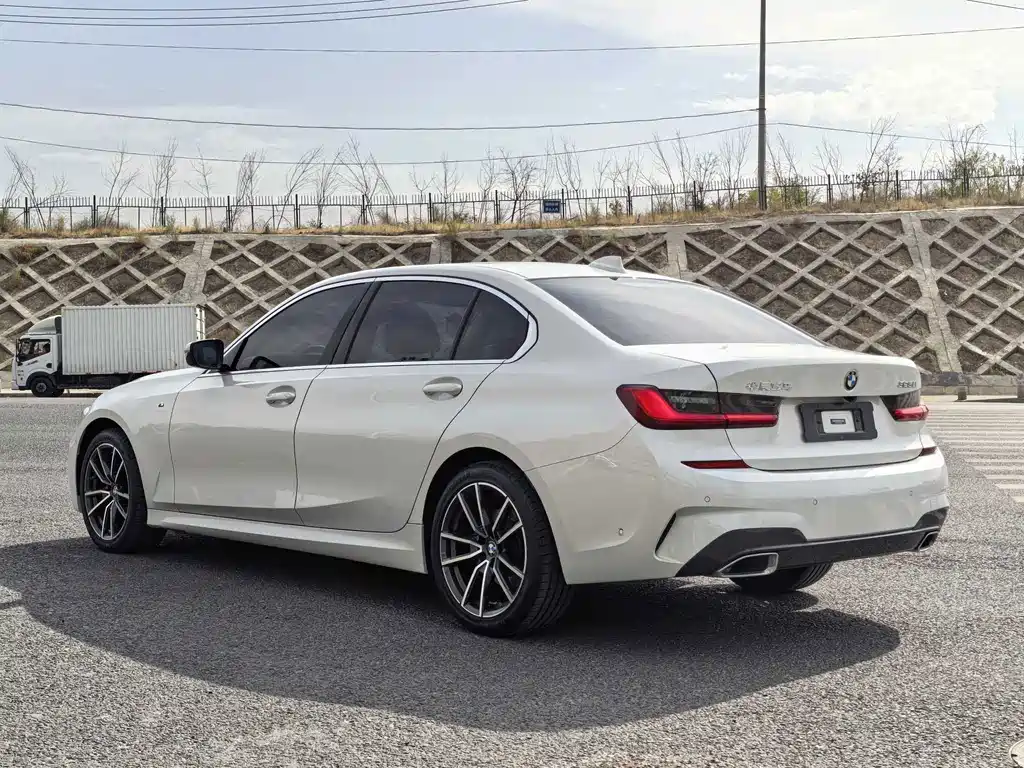 BMW 3 Series — миниатюра 4