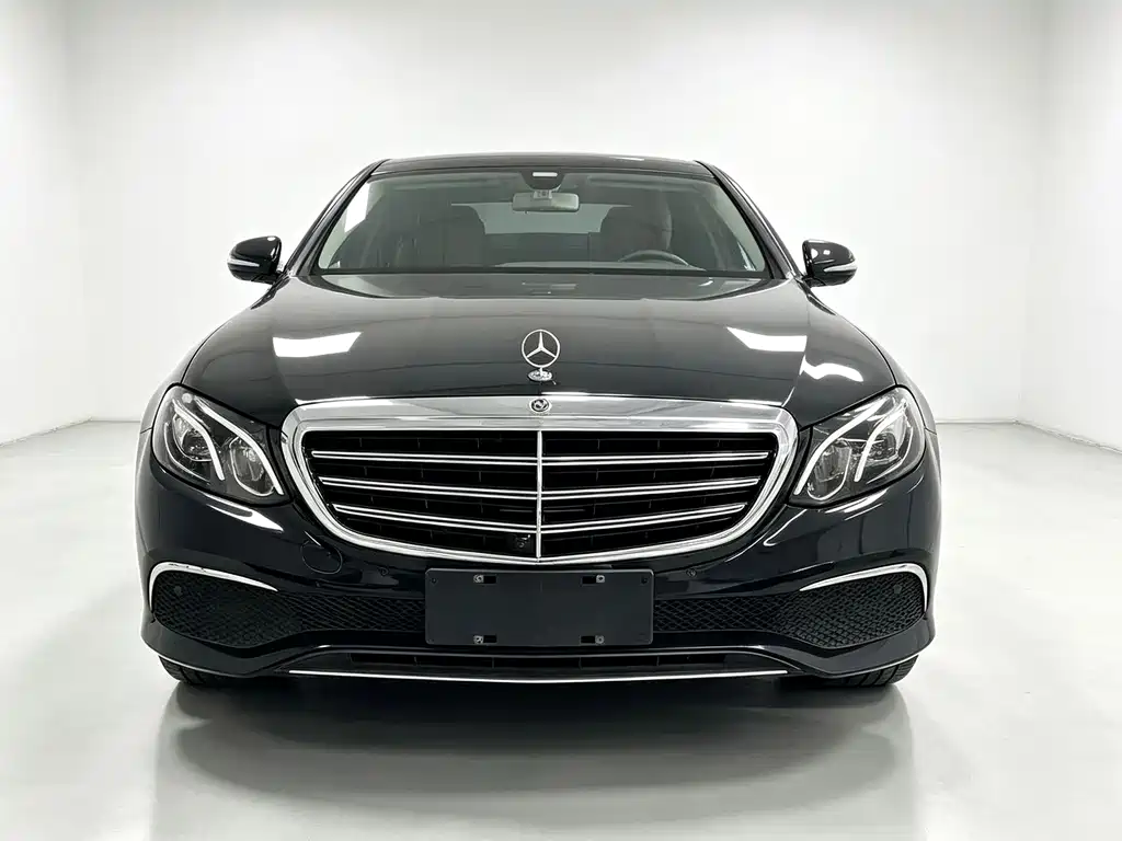 Mercedes-Benz E-Class — миниатюра 2