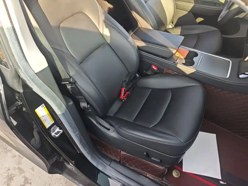 Tesla Model Y — миниатюра 25