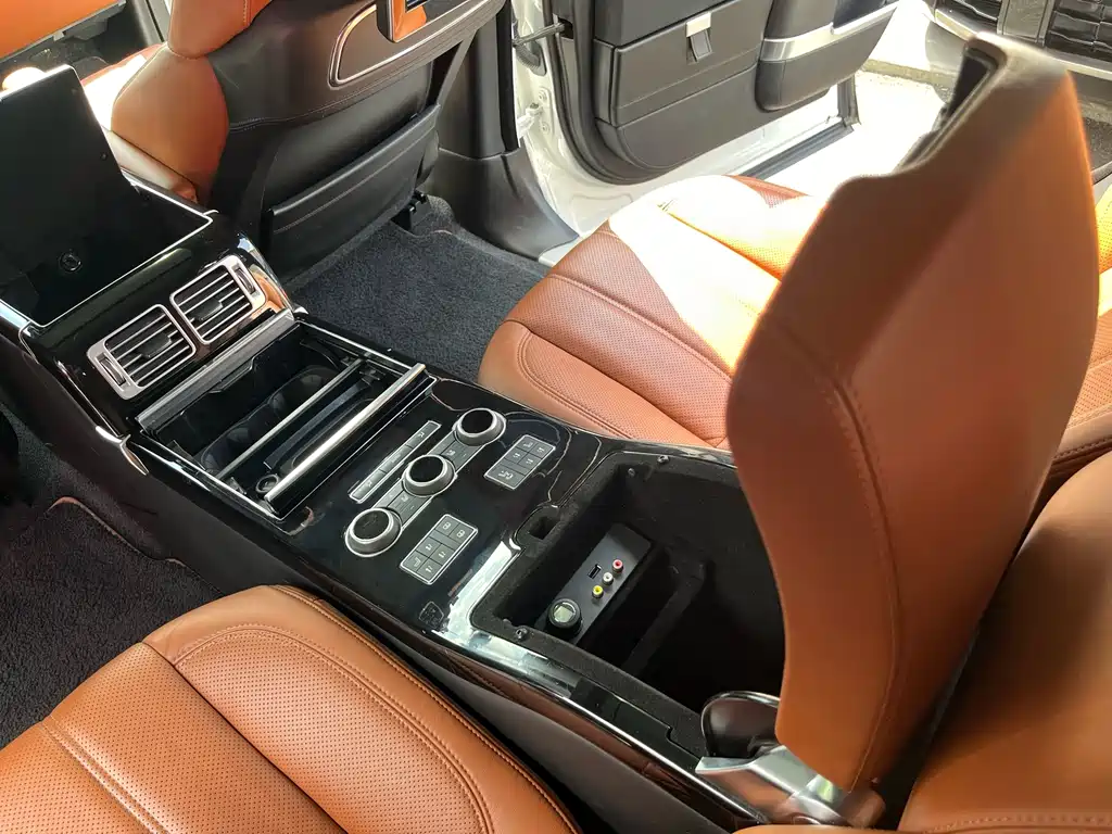 Land Rover Range Rover — миниатюра 12