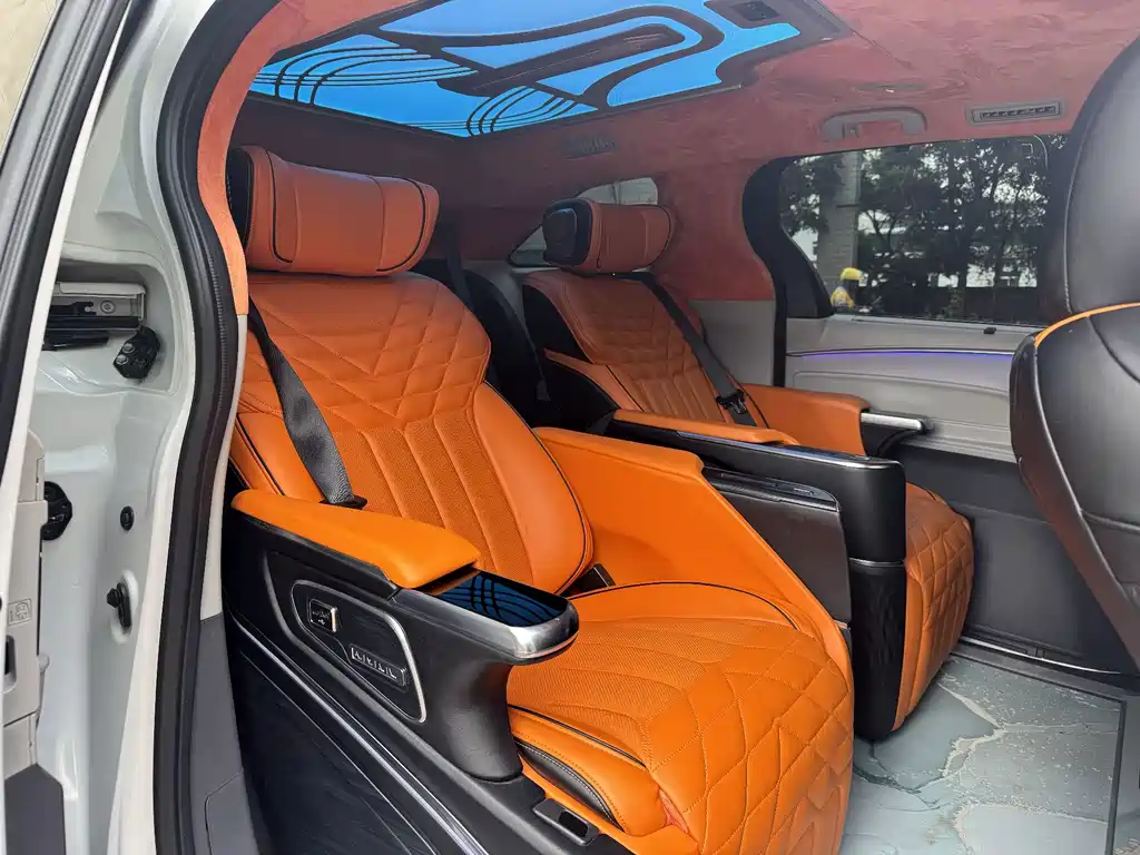 Toyota Granvia — миниатюра 11