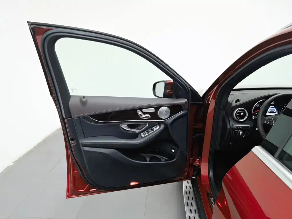 Mercedes-Benz GLC — миниатюра 8