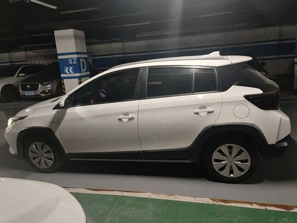 Toyota Yaris L — миниатюра 4