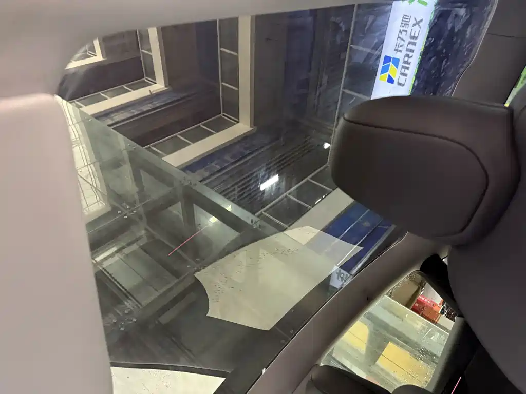 Tesla Model Y — миниатюра 14