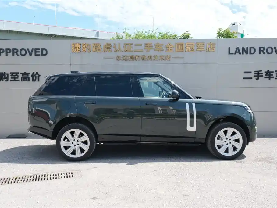 Land Rover Range Rover 2024 3.0 L6 400PS Long Wheelbase