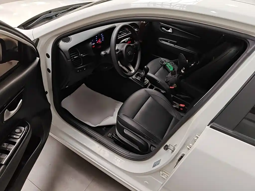 Kia K2 — миниатюра 16