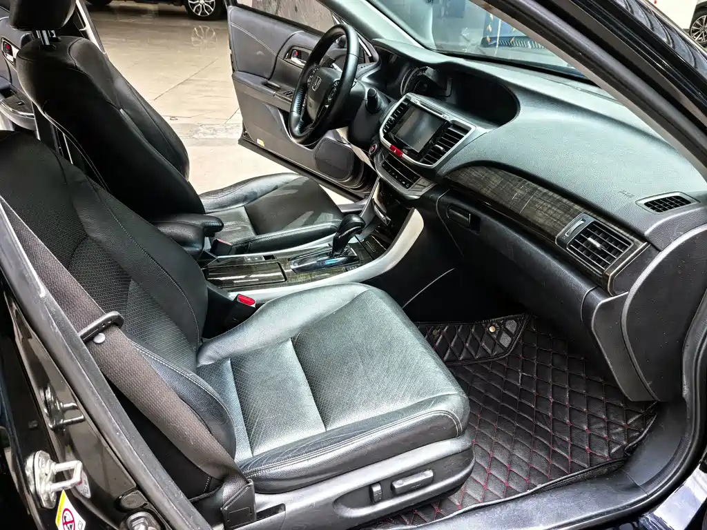 Honda Accord — миниатюра 11