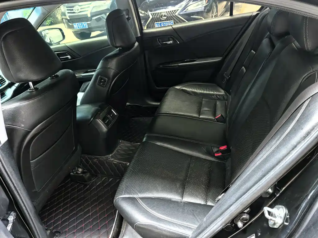 Honda Accord — миниатюра 10