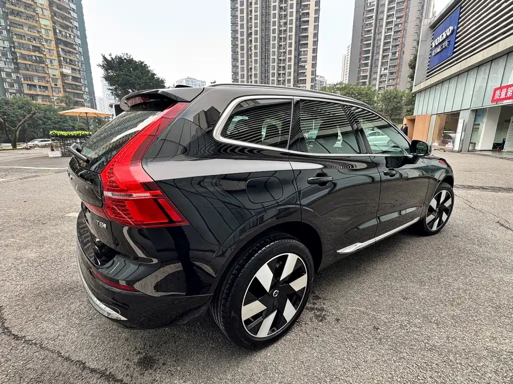 VOLVO XC60 PLUG IN HYBRID