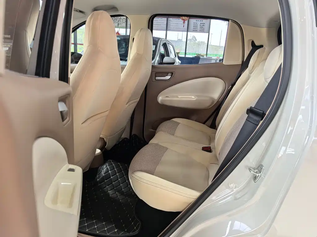 Wuling MINIEV — миниатюра 10