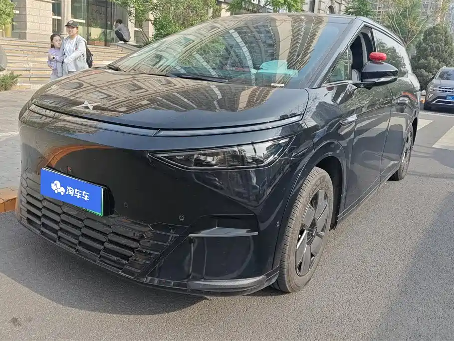 XPeng X9 2024