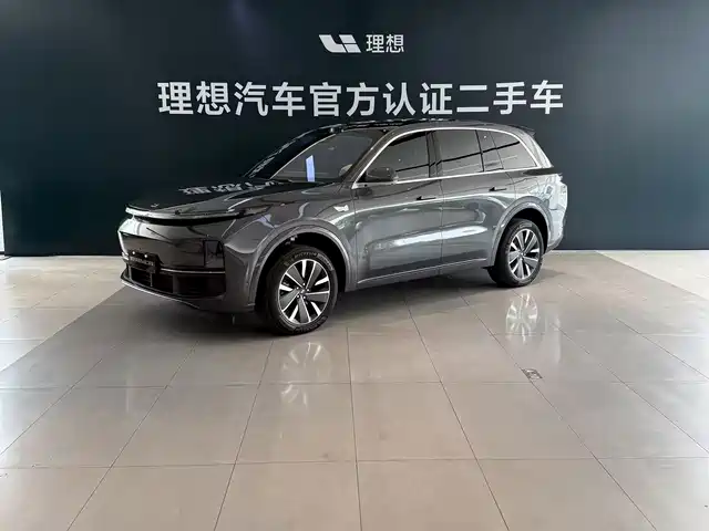 2025 Li Xiang L8