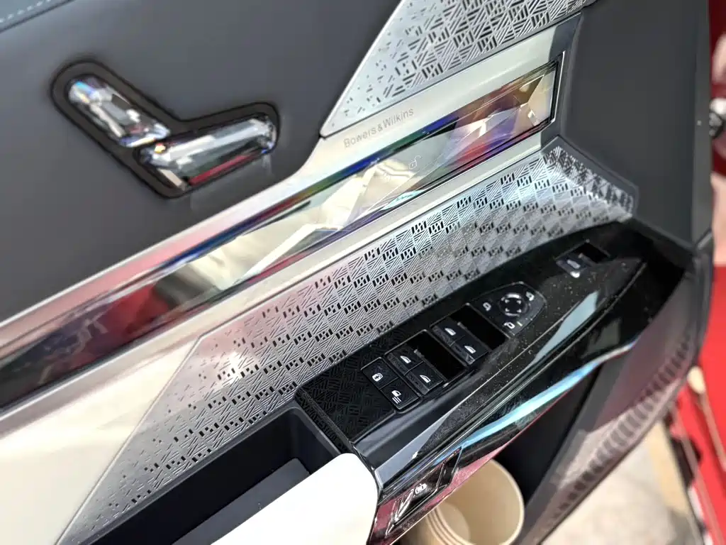 BMW 7 Series — миниатюра 7