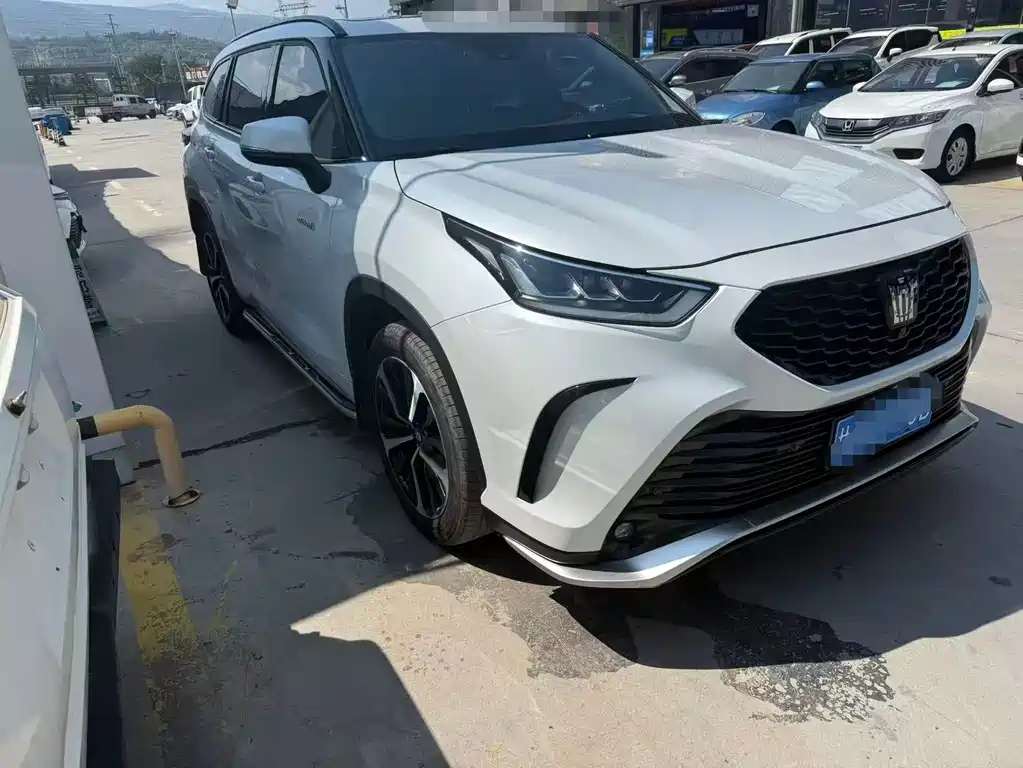 Toyota Crown Kluger — миниатюра 3