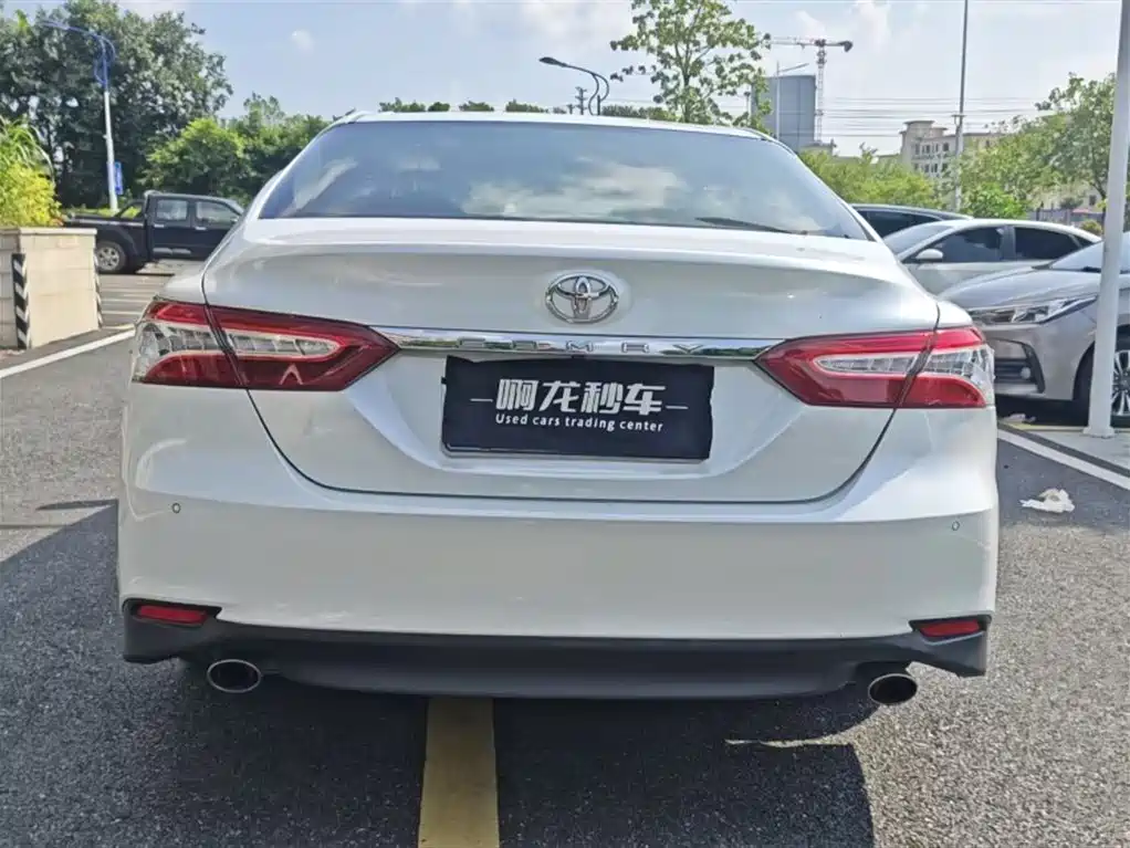Toyota Camry — миниатюра 8