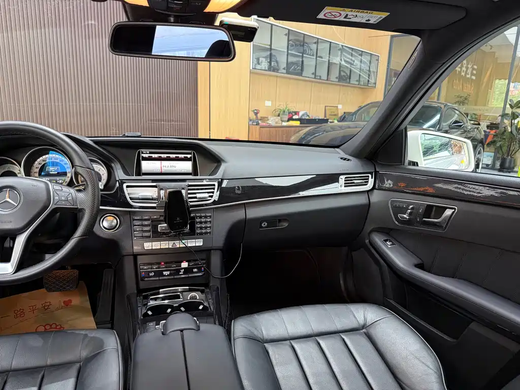 Mercedes-Benz E-Class — миниатюра 19