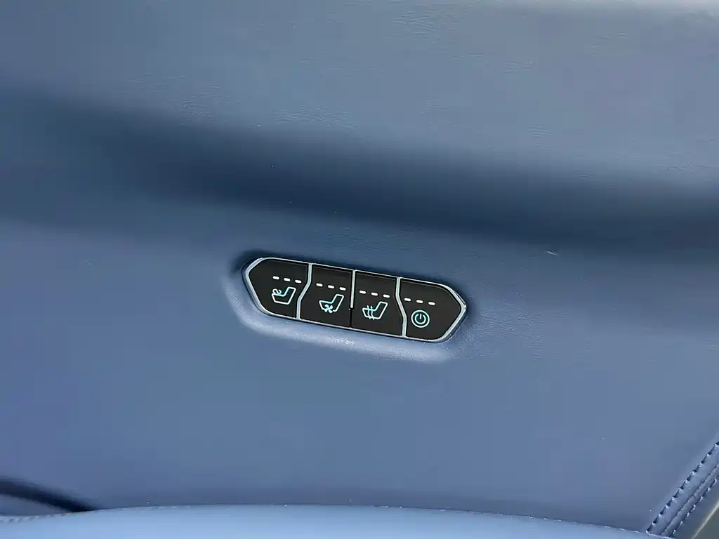 Toyota Granvia — миниатюра 34